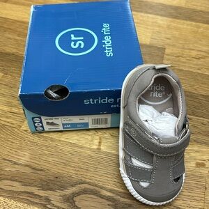 Stride Rite Sr Hadley sandals/sneakers. Side 4M.